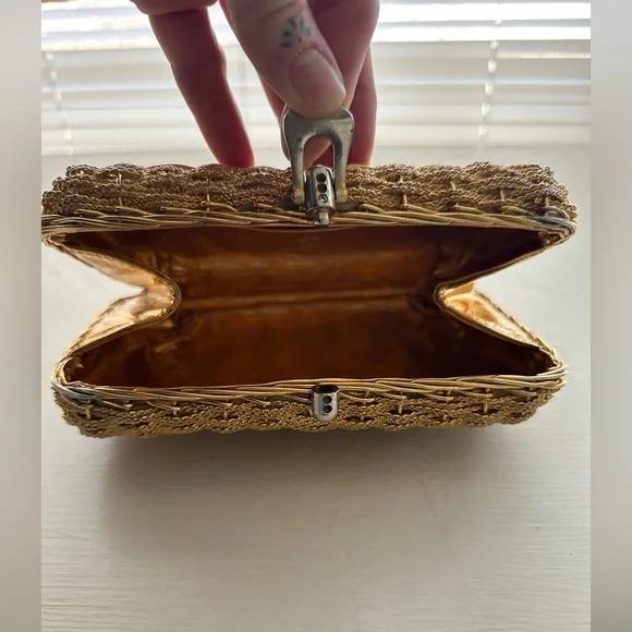 60’s Koret unique clutch - Picture 7 of 9